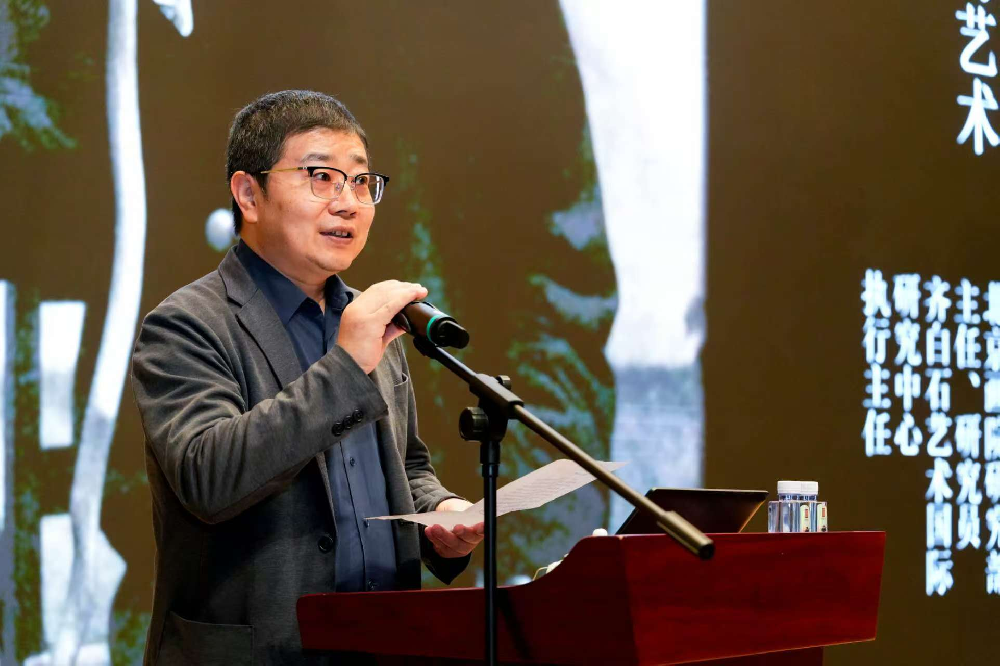 郭良實(shí)（國(guó)瓷紅葉畫院研究員）