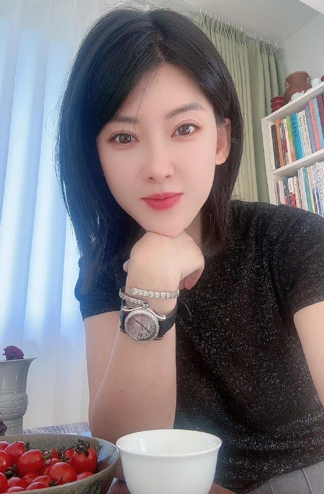 趙玲（國瓷紅葉畫院高級畫師）